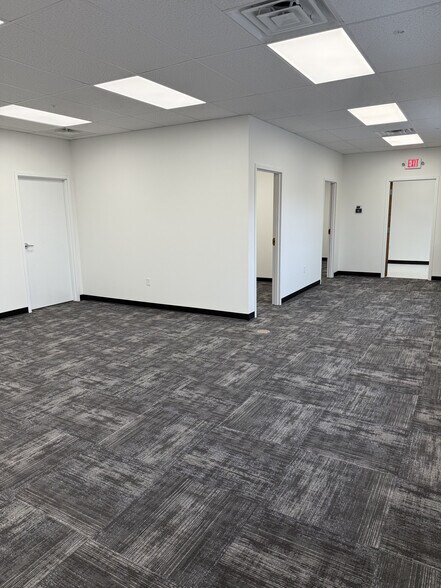More Photos Of 56 Cooperative Way, Wright City Warehouse For Lease