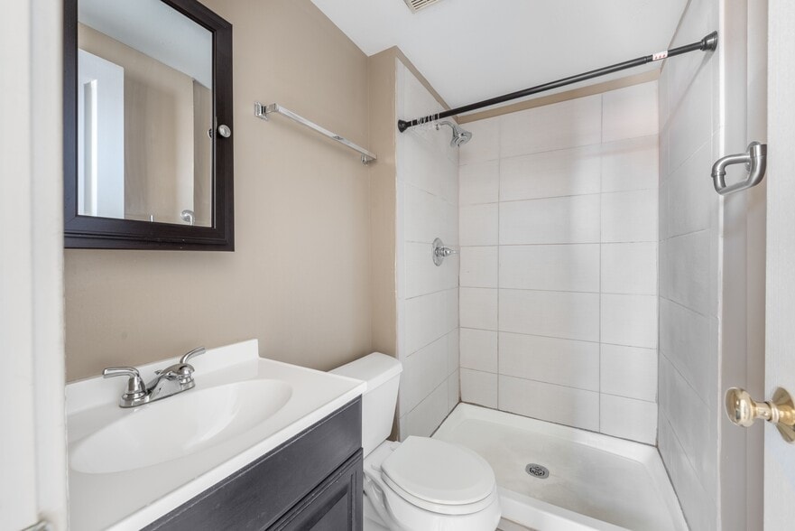 More Photos Of 919-921 Lombard St, Philadelphia Apartments For Sale