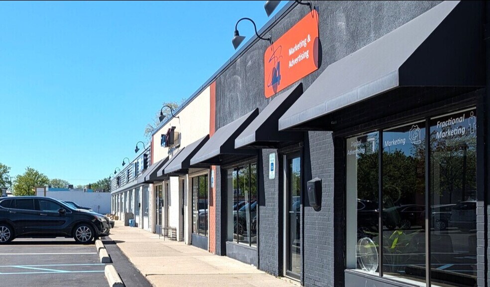 More Photos Of 110-140 S Main St, Clawson Unknown For Lease