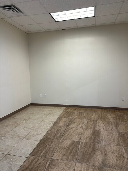 More Photos Of 1317 E Jasmine Ave, McAllen Light Distribution For Lease