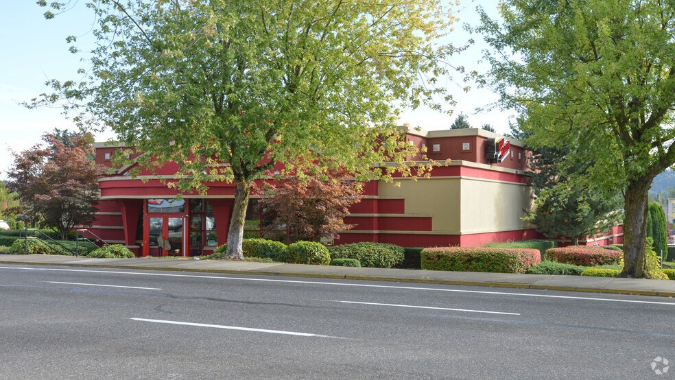 More Photos Of 9880 SE Washington St, Portland Restaurant For Sale