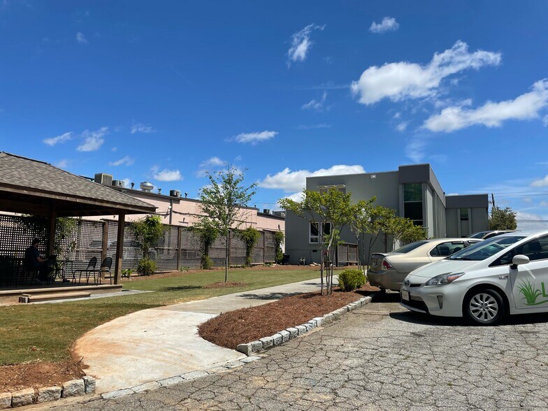 More Photos Of 1244 Clairmont Rd, Decatur Loft Creative Space For Lease