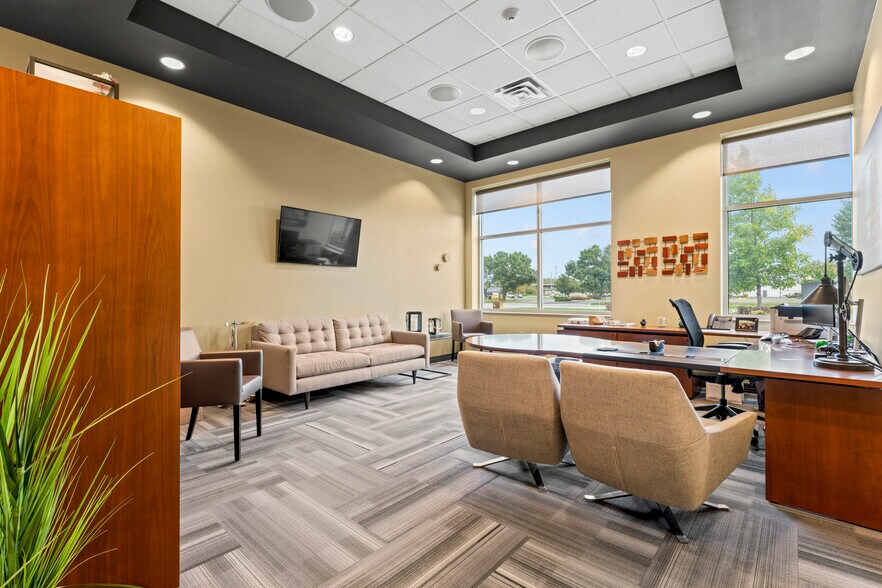 More Photos Of 9404 Margo Ln, Munster Office For Sale