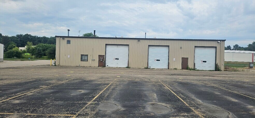 More Photos Of N7160 Raceway Rd, Beaver Dam Flex For Sale
