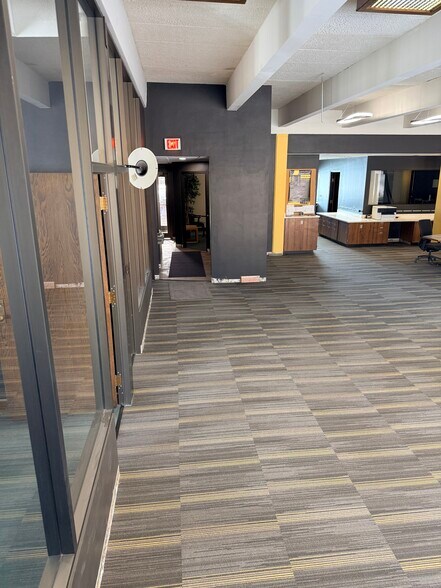 More Photos Of 427 Manitowoc St, Reedsville Office For Sale