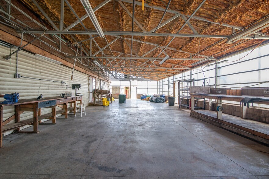 More Photos Of 641 Highland Ave, Vine Grove Freestanding For Sale