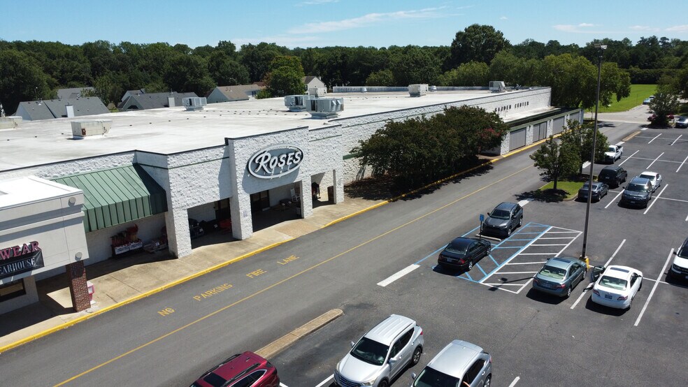 More Photos Of 701 Battlefield Blvd N, Chesapeake Freestanding For Lease