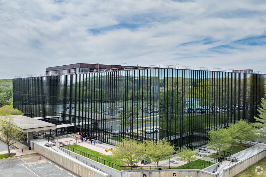 More Photos Of 101 Crawfords Corner Rd, Holmdel Office For Lease