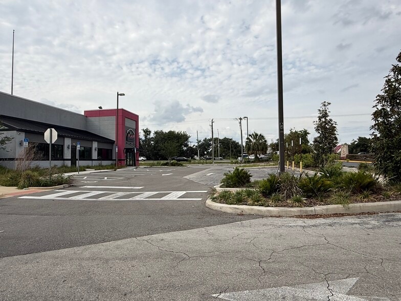 More Photos Of 5320 N Orange Blossom Trl, Orlando Restaurant For Sale