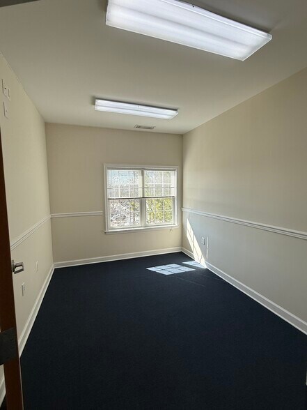 More Photos Of 23077 Three Notch Rd, California Office For Sale