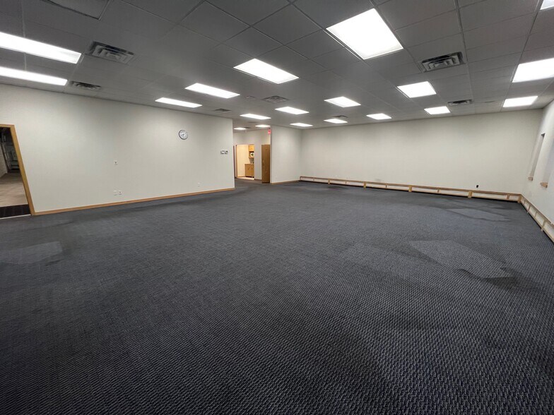 More Photos Of 1642 Carroll Ave, Saint Paul Light Manufacturing For Lease