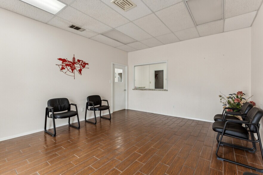 More Photos Of 912 Wright St, Arlington Medical For Sale