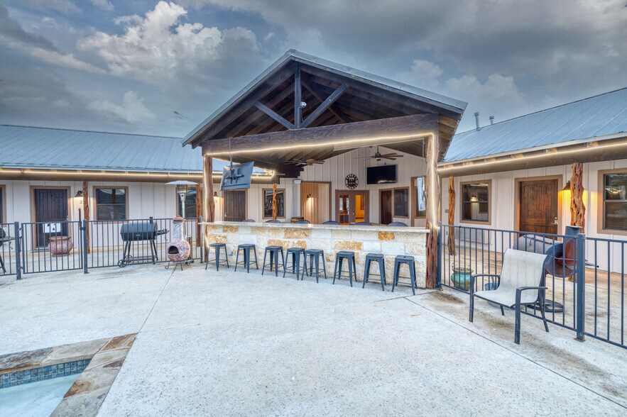 More Photos Of 16 Mountain Laurel Ln, Concan Hospitality For Sale