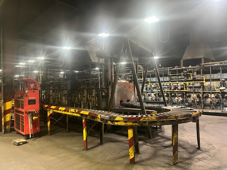 More Photos Of 400 S Gray St, Albany Manufacturing For Sale