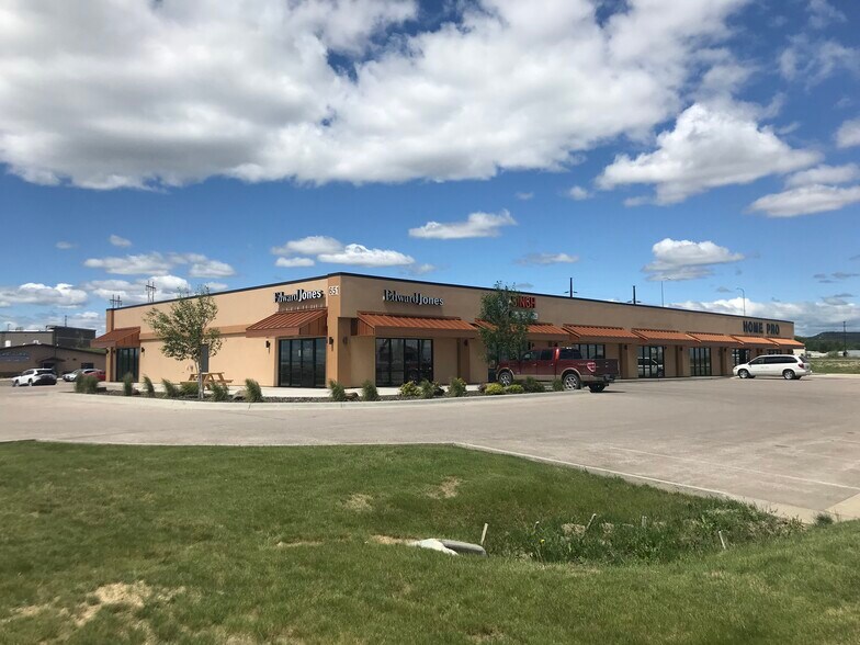 More Photos Of 651 N Creek Dr, Rapid City Storefront Retail Office For Lease