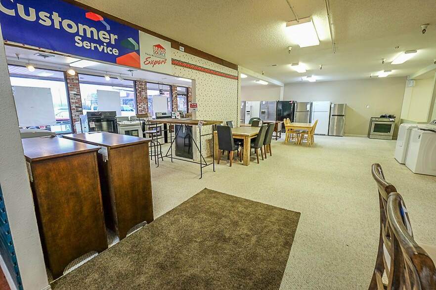 More Photos Of 1126-1150 Main Ave, Tillamook Storefront For Lease
