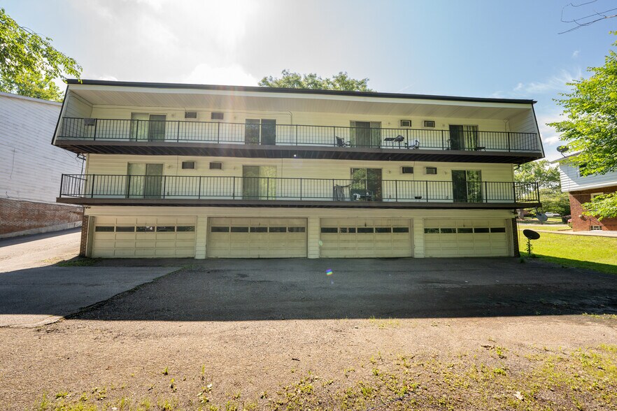 More Photos Of 500 Zahn Dr, Akron Apartments For Sale