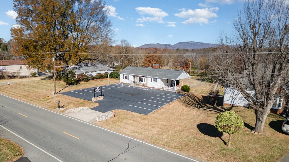 Primary Photo Of 317 E King St, King Storefront Retail Office For Sale