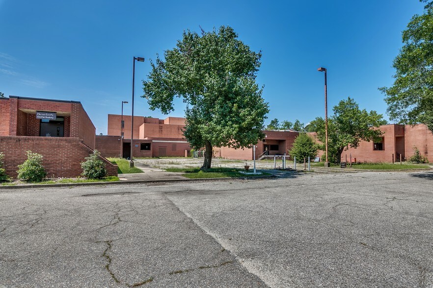 More Photos Of 1202 N Main St, Marion Assisted Living For Sale