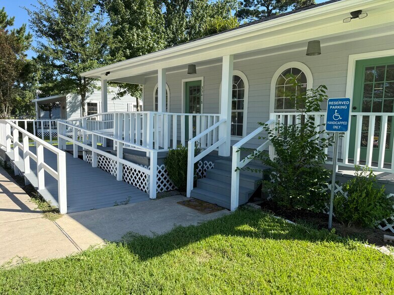 More Photos Of 33418 Lago Vista, Magnolia Office For Lease