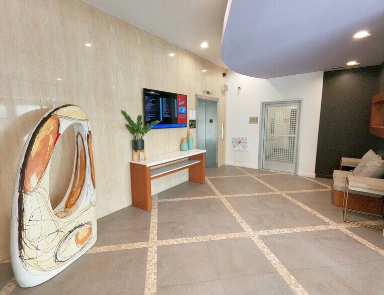 More Photos Of 291 S La Cienega Blvd, Beverly Hills Office Residential For Lease