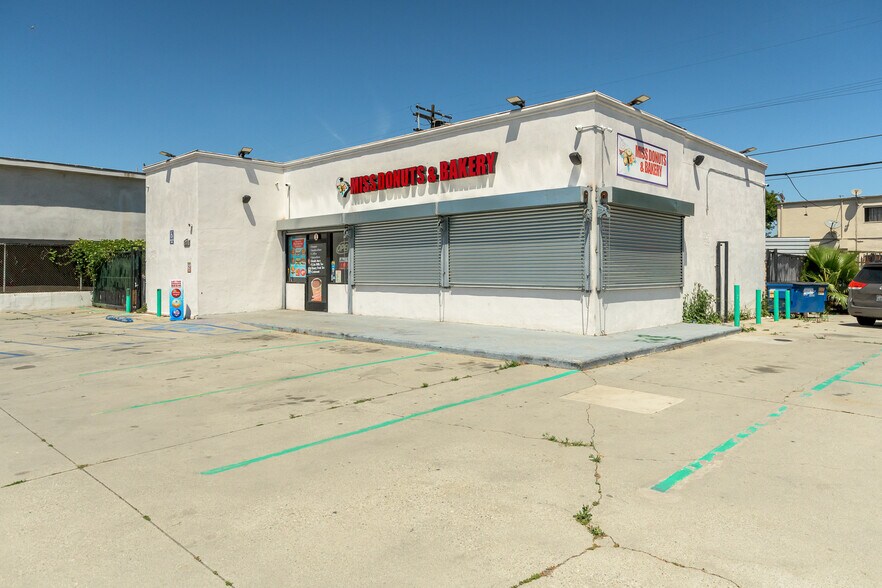 More Photos Of 853 E Manchester Ave, Los Angeles Restaurant For Sale