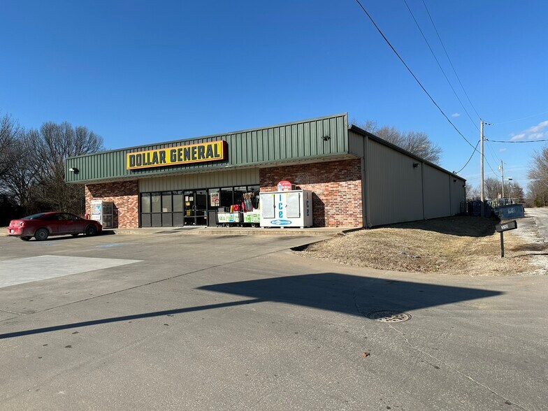 More Photos Of 310 N 14th St, Sarcoxie Freestanding For Sale