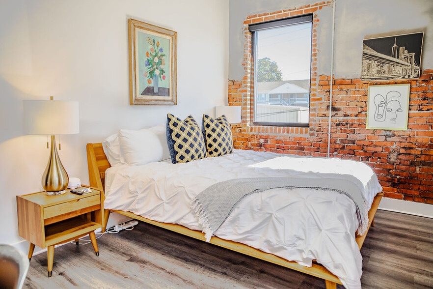 More Photos Of 505 N 2nd St, Wilmington Hotel For Sale