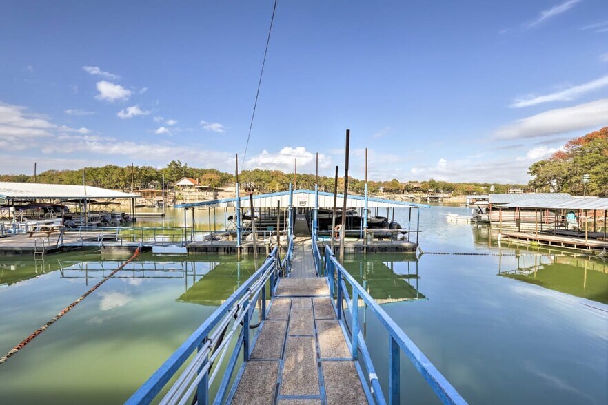 More Photos Of 180 Private Road 1735, Chico Marina For Sale