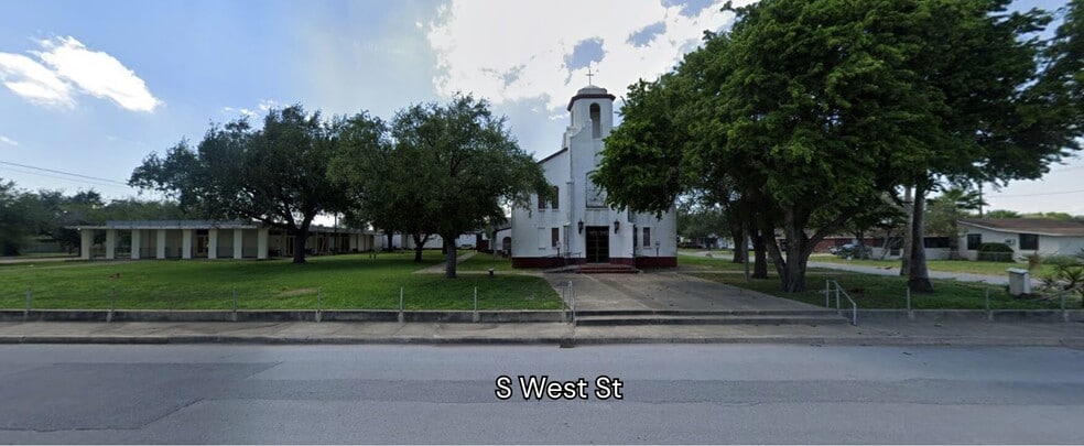Primary Photo Of 317 Magnolia Ave, La Feria Religious Facility For Lease