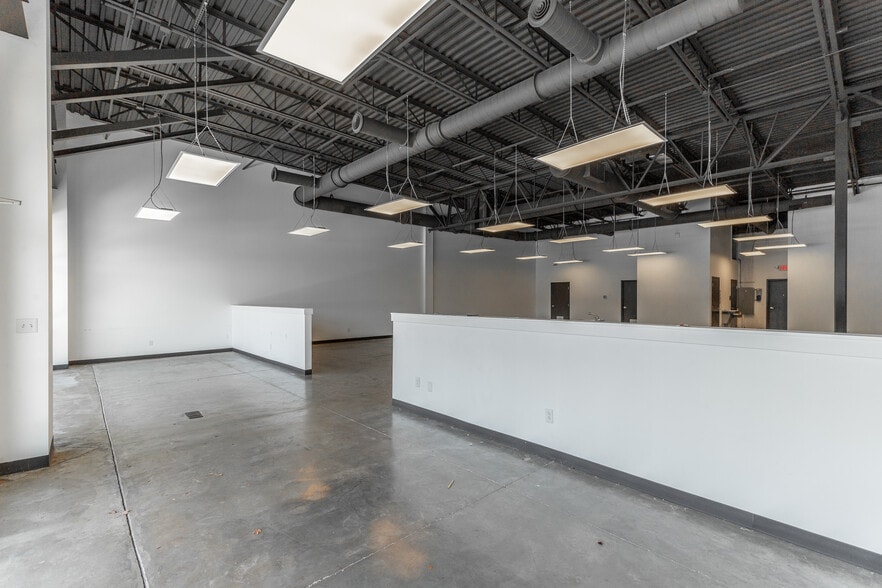 More Photos Of 5024 Hunter Rd, Ooltewah Storefront Retail Office For Lease