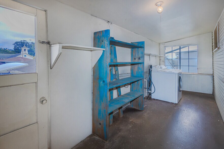 More Photos Of 535-539 Main St, Half Moon Bay Storefront Retail Residential For Sale