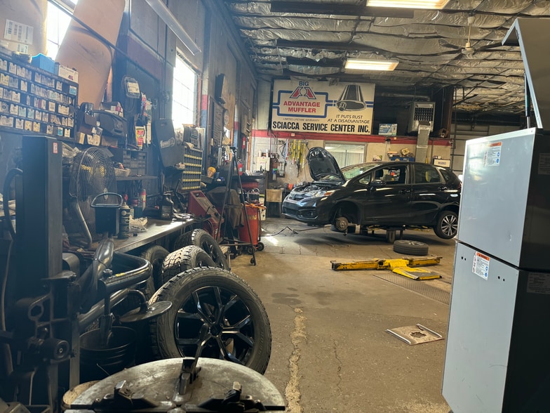 More Photos Of 409 E Lafayette St, Norristown Auto Repair For Lease
