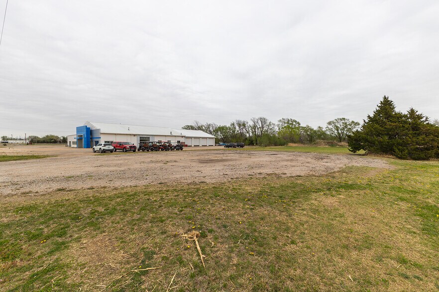 More Photos Of 890 N State Road 14, Harper Auto Dealership For Sale