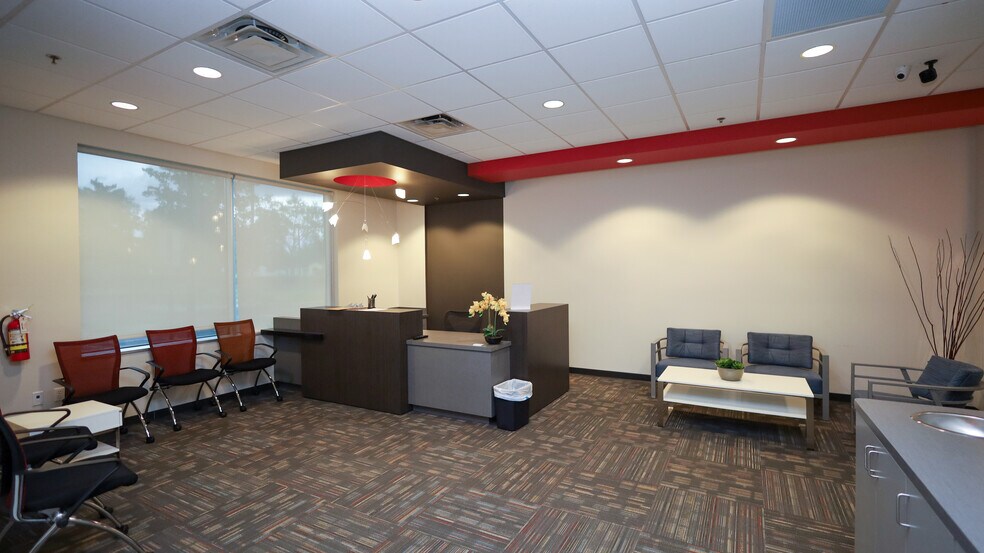 Primary Photo Of 7560 Red Bug Lake Rd, Oviedo Medical For Lease