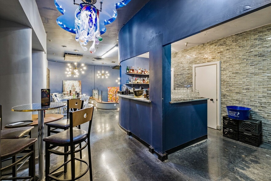 More Photos Of 1013-1015 Washington Ave, Saint Louis Apartments For Sale