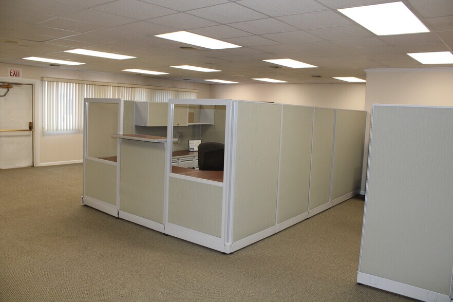 More Photos Of 20 W Lancaster Ave, Shillington Office For Lease