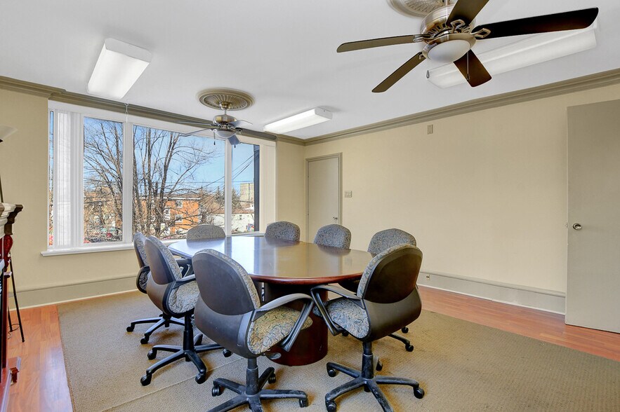 More Photos Of 255 Montreal Rd, Ottawa Storefront Retail Office For Lease