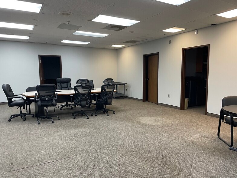 More Photos Of 111 Badger Ln, Statesville Distribution For Lease