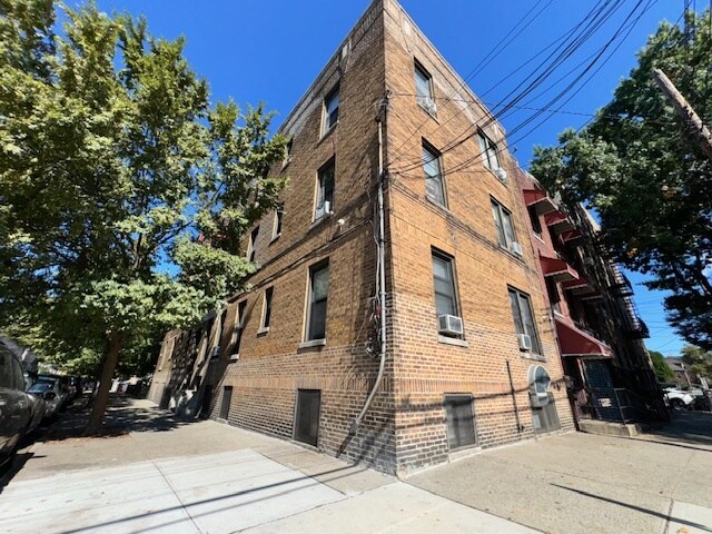 More Photos Of 3004 Cruger Ave, Bronx Apartments For Sale
