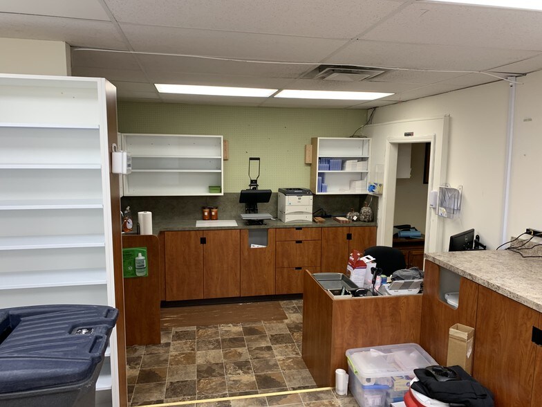 More Photos Of 629 N Main St, Shelbyville General Retail For Lease