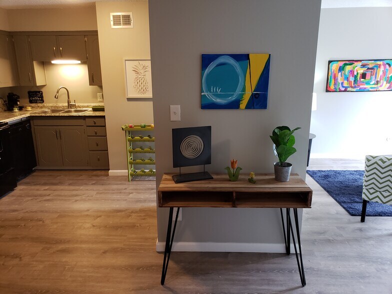 More Photos Of 9805 E 61st St, Kansas City Apartments For Sale