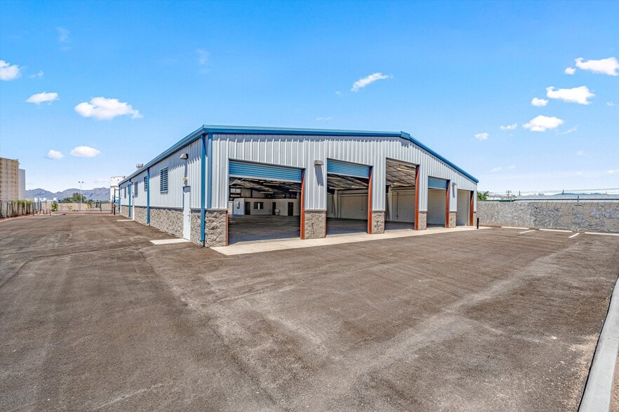 More Photos Of 3626 E 47th St, Tucson Manufacturing For Sale