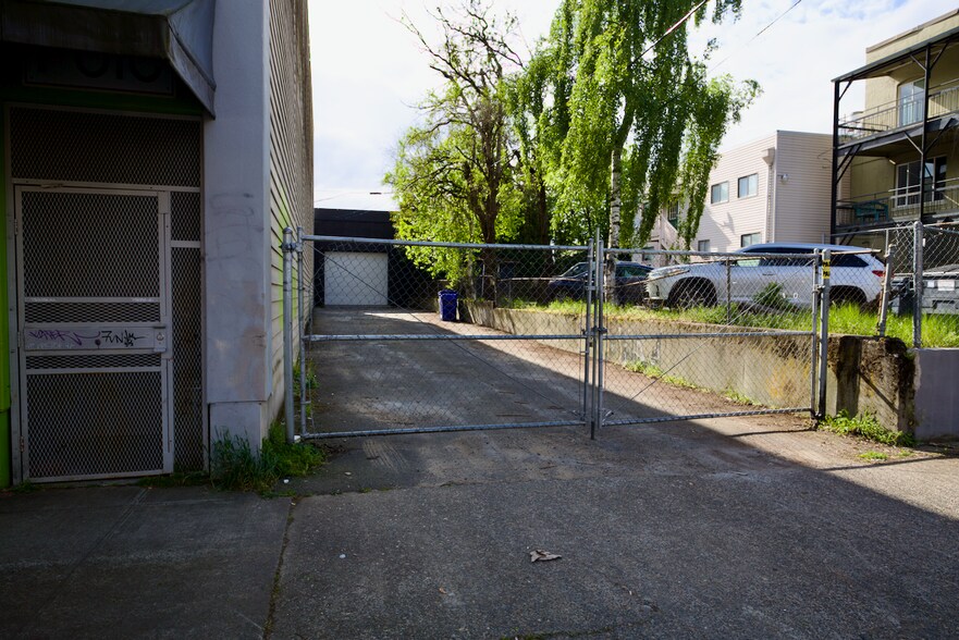 More Photos Of 777 N Killingsworth Ct, Portland Industrial For Lease