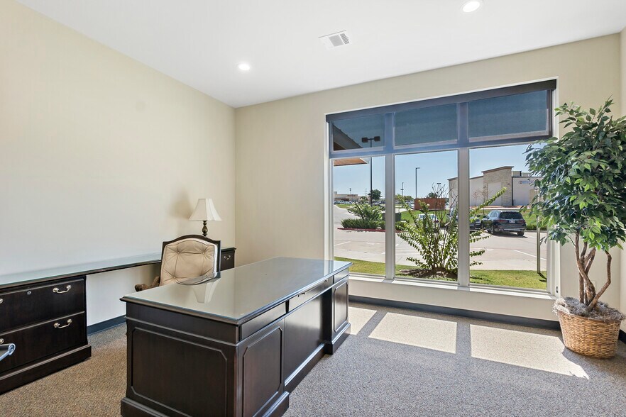 More Photos Of 4438 State Highway 6, College Station Office For Lease