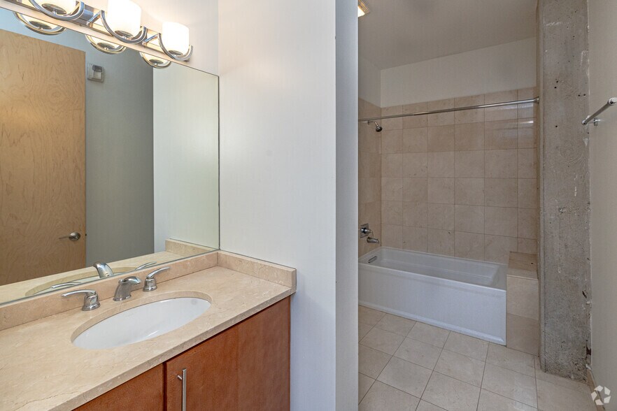 More Photos Of 239 E Chicago St, Milwaukee Apartments For Lease