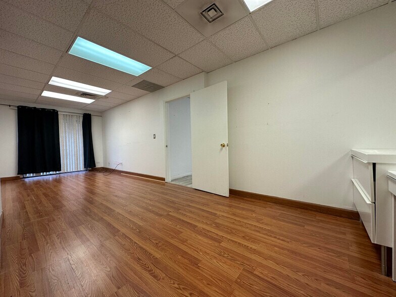 More Photos Of 8751 E Hampden Ave, Denver Office For Sale
