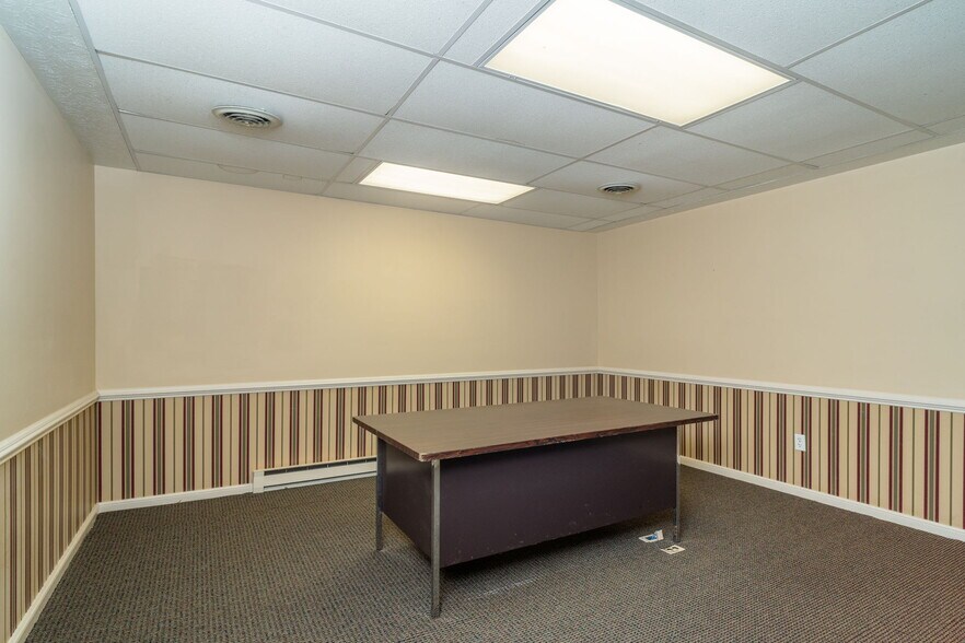 More Photos Of 110 N Wayne Ave, Waynesboro Office For Sale