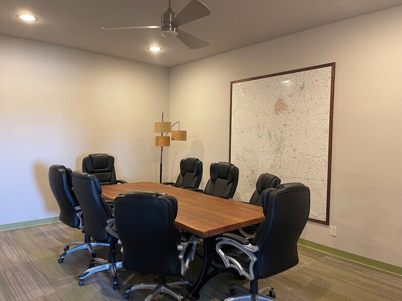 More Photos Of 2436 County Road 311, Jarrell Flex For Lease