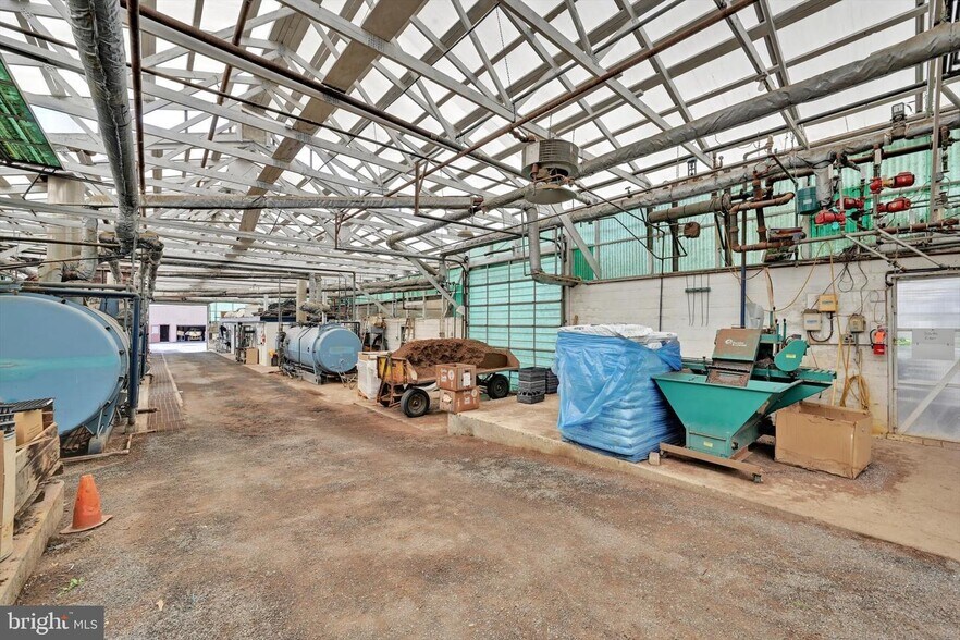 More Photos Of 501 W Washington Ave, Myerstown General Retail For Sale